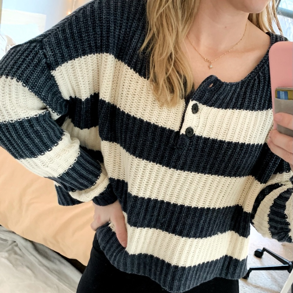 American Eagle Striped Henley Sweater Size Small
